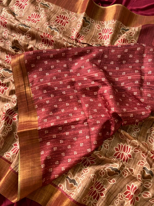 Soft_Tussar_Silk_sarees_with_Beautiful_Digital_Print_With_Attractive_Border_And_Contrast_Print_Blouse_With_Tassels