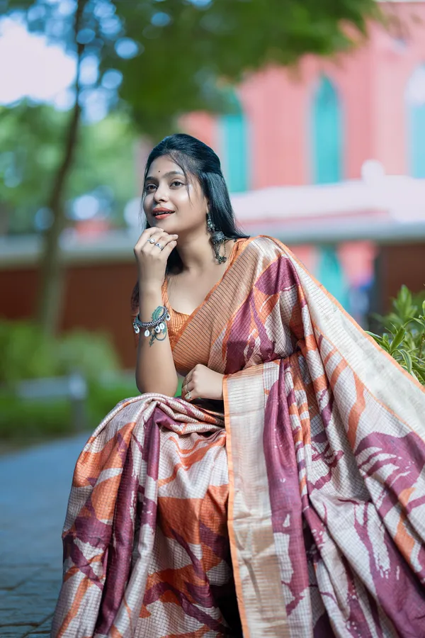 Aarathi_Maroon_&_Yellow_–_Aarti_Glow_Diwali_Special_|_Soft_Tussar_Silk_Saree_with_Digital_Print,_Checks_Design_Saree_&_Digital_Print_Blouse