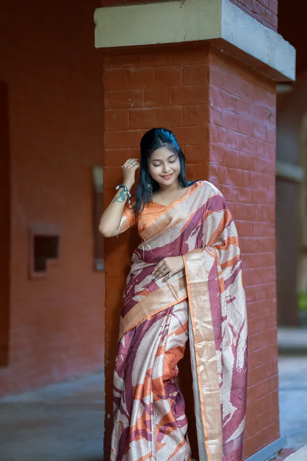 Aarathi_Maroon_&_Yellow_–_Aarti_Glow_Diwali_Special_|_Soft_Tussar_Silk_Saree_with_Digital_Print,_Checks_Design_Saree_&_Digital_Print_Blouse