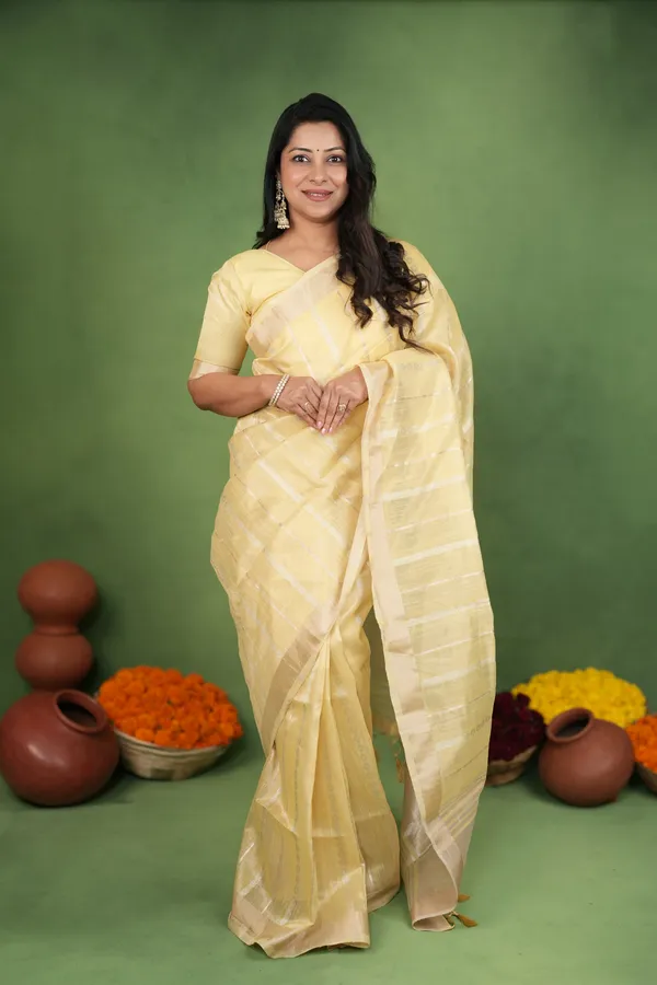 Soft_Linen_Cotton_Silk_sarees_with_Beautiful_Weaving__Zari_Butti_Design_With_Attractive_Border_&_Rich_Pallu__And_Running__Plain_Blouse_With_Tassels