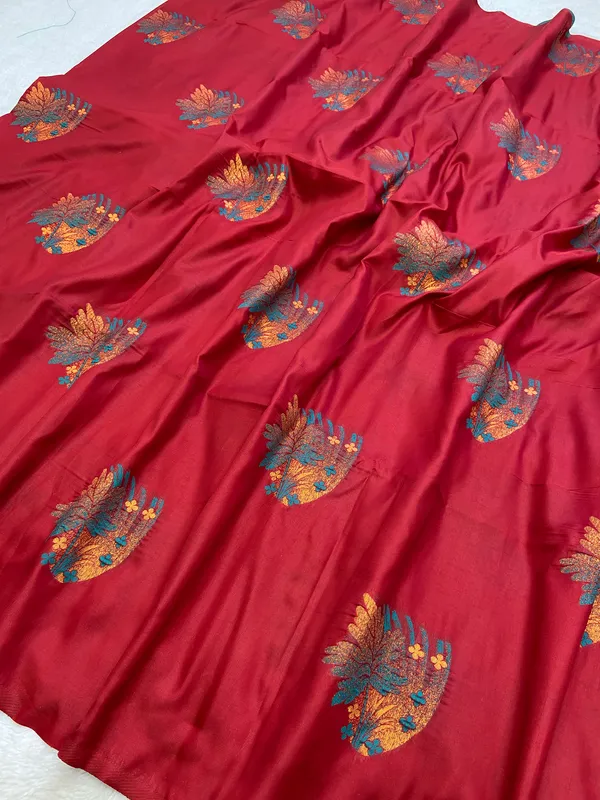 Premium_Soft_Silk_sarees_with_Beautiful_Weaving_Zari_With_Attractive_Two_Tone_Design_And_Weaving_Design_Blouse_With_Tassels