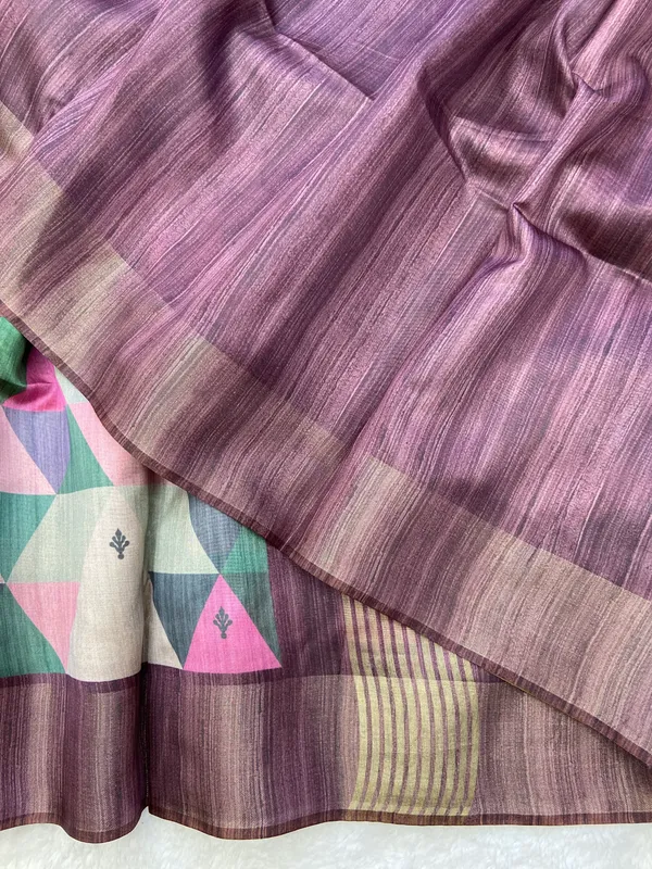 Soft_Tussar_Silk_sarees_with_Beautiful_Print_With_Attractive_Border_And_Contrast_Print_Blouse_With_Tassels
