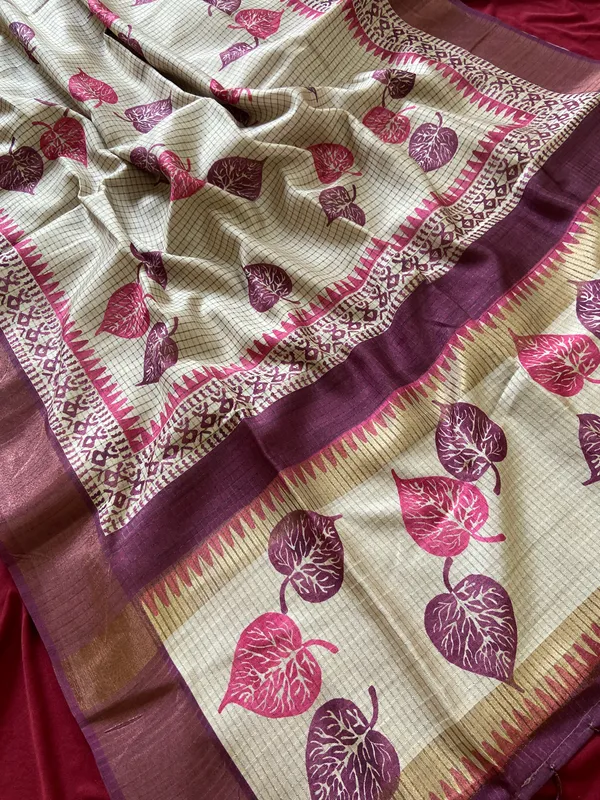 Soft_Tussar_Silk_sarees_with_Beautiful_Digital_Print_With_Attractive_Checks_Design_Saree_And_Digital_Print_Blouse_With_Tassels