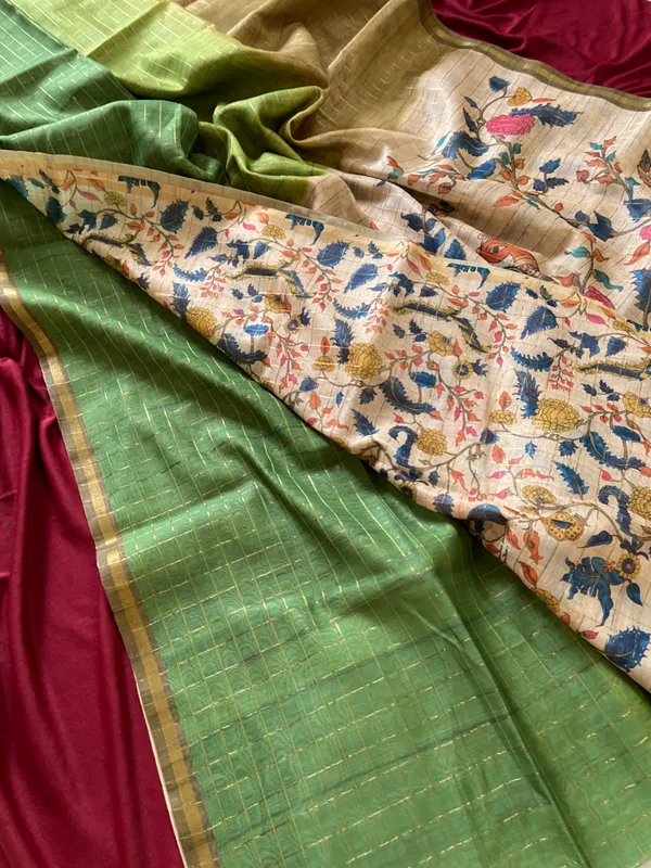 Soft_Semi_Tussar_Silk_sarees_with_Beautiful_Digital_Print_With_Attractive_Border_And_Contrast_Print_Blouse_With_Tassels