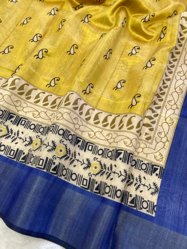 Soft_Tussar_Silk_sarees_with_Beautiful_Print_With_Attractive_Border_And_Contrast_Print_Blouse_With_Tassels