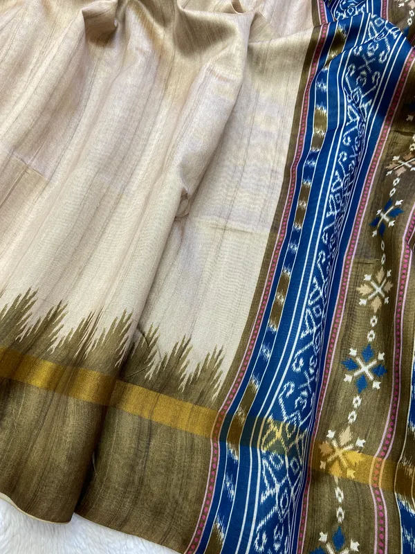 Vamika_Mehendi_Green_&_Blue_–_Divine_Navratri_Special_|_Soft_Tussar_Silk_Saree_with_Print,_Border_&_Contrast_Print_Blouse_with_Tassels