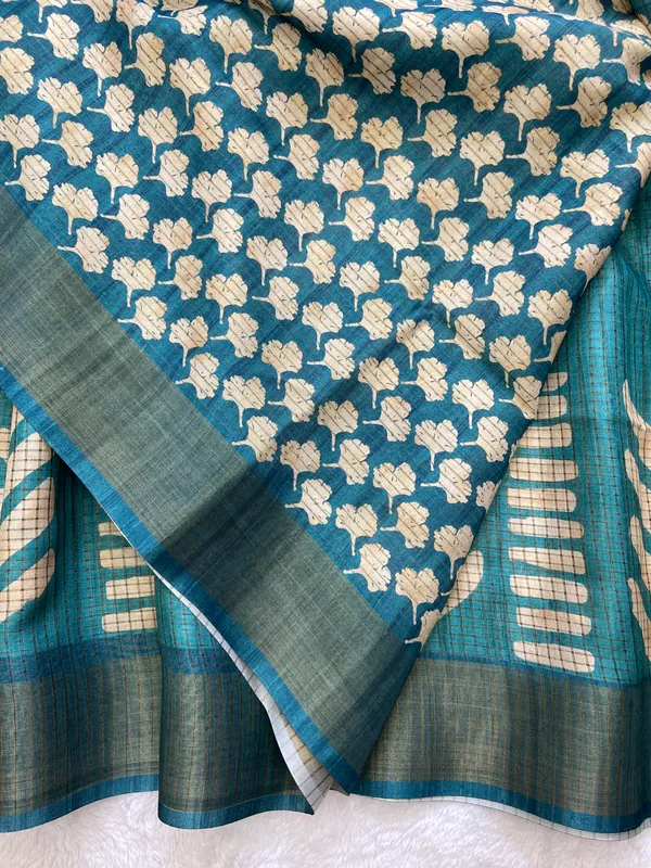 Kanika_Rama_Green_–_Checks_Design_Aesthetic_Edit_for_You_|_Soft_Tussar_Silk_Saree_with_Digital_Print,_Checks_Design_Saree_&_Digital_Print_Blouse