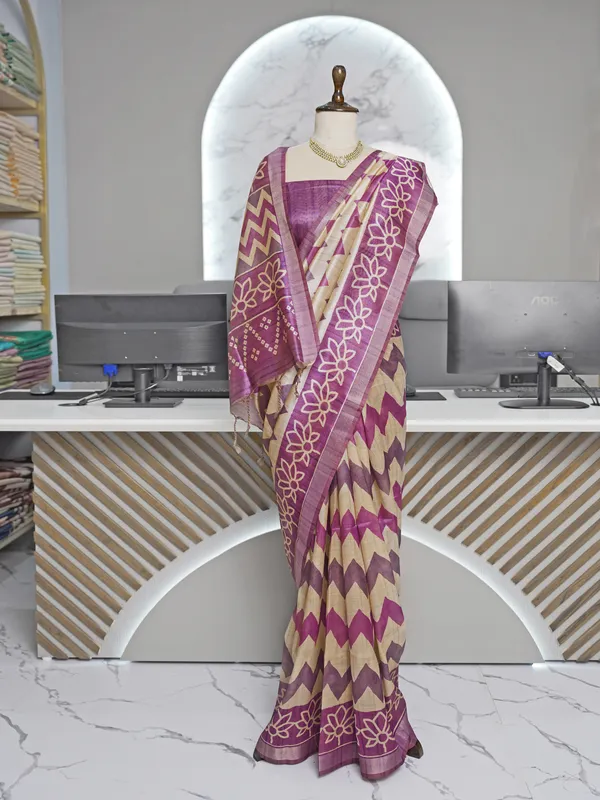 Soft_Tussar_Silk_sarees_with_Beautiful_Digital_Print_With_Attractive_Border_And_Contrast_Print_Blouse_With_Tassels