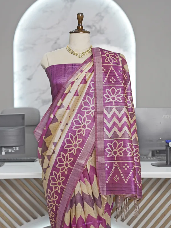 Soft_Tussar_Silk_sarees_with_Beautiful_Digital_Print_With_Attractive_Border_And_Contrast_Print_Blouse_With_Tassels