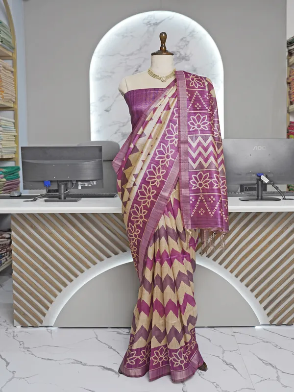 Soft_Tussar_Silk_sarees_with_Beautiful_Digital_Print_With_Attractive_Border_And_Contrast_Print_Blouse_With_Tassels