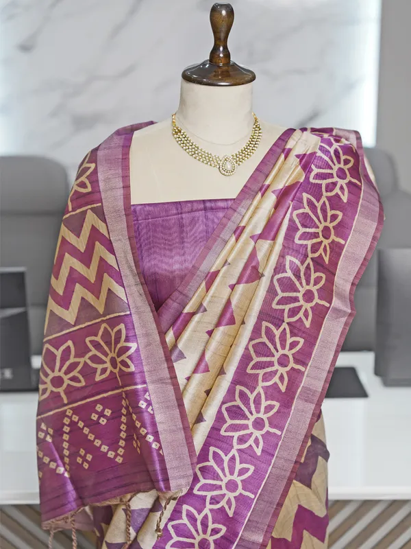 Soft_Tussar_Silk_sarees_with_Beautiful_Digital_Print_With_Attractive_Border_And_Contrast_Print_Blouse_With_Tassels