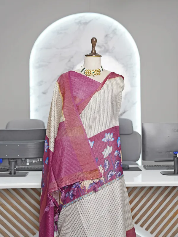 Soft_Tussar_Silk_sarees_with_Beautiful_Digital_Print_With_Attractive_Checks_Design_Saree_And_Digital_Print_Blouse_With_Tassels