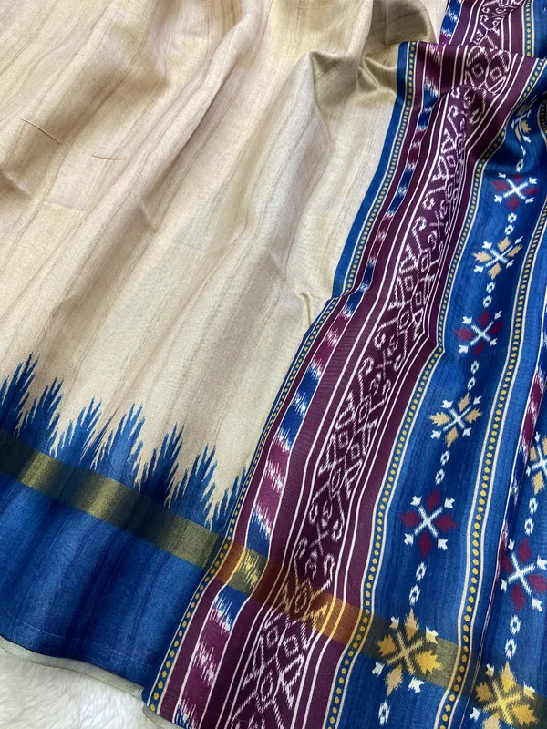 Soft_Tussar_Silk_sarees_with_Beautiful_Print_With_Attractive_Border_And_Contrast_Print_Blouse_With_Tassels