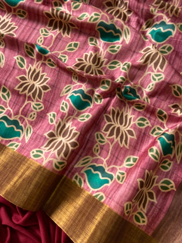 Soft_Tussar_Silk_sarees_with_Beautiful_Digital_Print_With_Attractive_Border_And_Contrast_Print_Blouse_With_Tassels