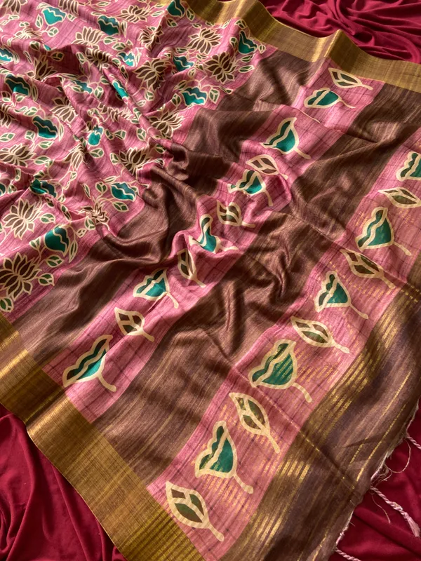 Soft_Tussar_Silk_sarees_with_Beautiful_Digital_Print_With_Attractive_Border_And_Contrast_Print_Blouse_With_Tassels