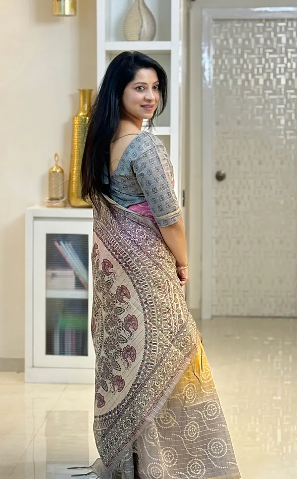 Soft_Semi_Tussar_Silk_sarees_with_Beautiful_Digital_Print_With_Attractive_Border_And_Contrast_Print_Blouse_With_Tassels