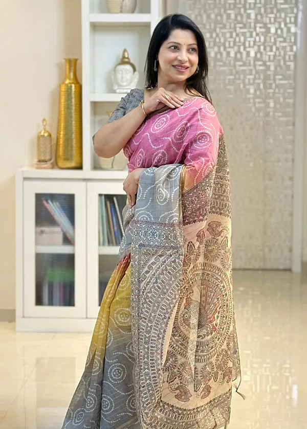Soft_Semi_Tussar_Silk_sarees_with_Beautiful_Digital_Print_With_Attractive_Border_And_Contrast_Print_Blouse_With_Tassels