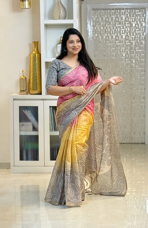 Soft_Semi_Tussar_Silk_sarees_with_Beautiful_Digital_Print_With_Attractive_Border_And_Contrast_Print_Blouse_With_Tassels