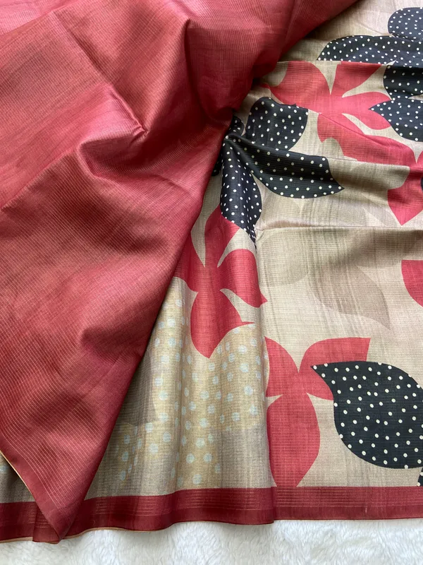 Ranchi_Red_–_Zari_Line_Diwali_Special_|_Soft_Tussar_Silk_Saree_with_Digital_Print,_Zari_Line_All-over_Saree_&_Digital_Print_Blouse_with_Tassels