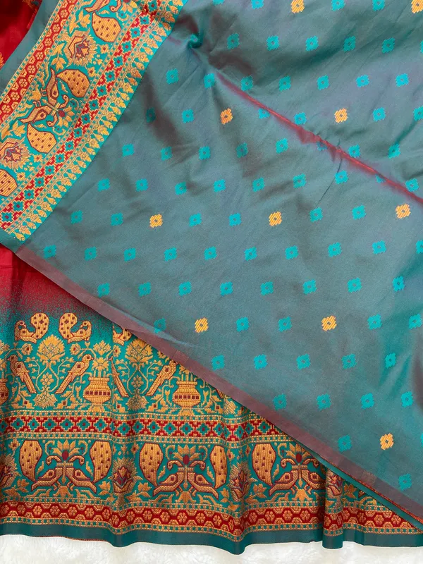 Premium_Soft_Paithani_Silk_sarees_With_Beautiful_Weaving_Pattern_With_Attractive_Rich_Pallu_And_Border_And_Weaving_Blouse_With_Tassels