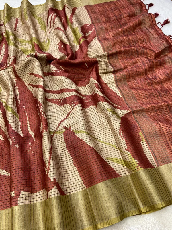 Aarathi_Maroon_&_Green_–_Aarti_Glow_Diwali_Special_|_Soft_Tussar_Silk_Saree_with_Digital_Print,_Checks_Design_Saree_&_Digital_Print_Blouse