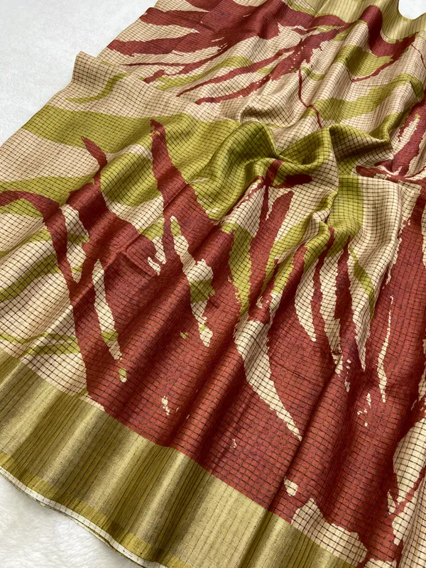 Aarathi_Maroon_&_Green_–_Aarti_Glow_Diwali_Special_|_Soft_Tussar_Silk_Saree_with_Digital_Print,_Checks_Design_Saree_&_Digital_Print_Blouse