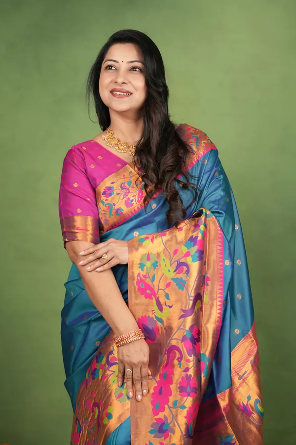 Premium_Soft_Paithani_Silk_sarees_With_Beautiful_Weaving_Pattern_With_Attractive_Rich_Pallu_And_Border_And_Weaving_Blouse_With_Tassels