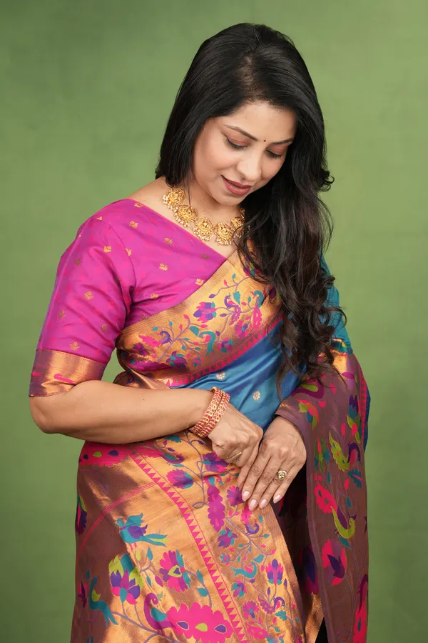 Premium_Soft_Paithani_Silk_sarees_With_Beautiful_Weaving_Pattern_With_Attractive_Rich_Pallu_And_Border_And_Weaving_Blouse_With_Tassels