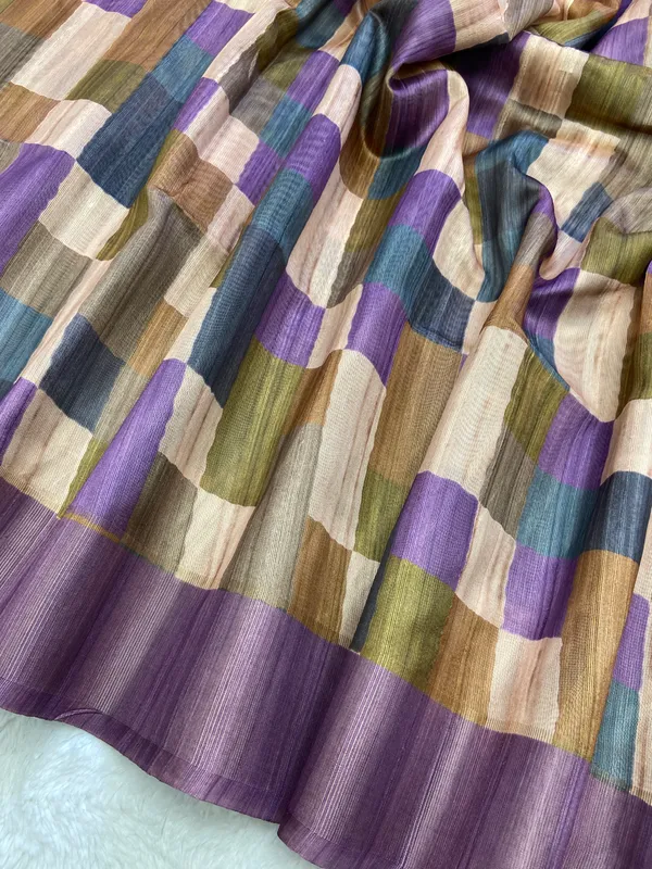 Soft_Tussar_Silk_sarees_with_Beautiful_Print_With_Attractive_Border_And_Contrast_Print_Blouse_With_Tassels