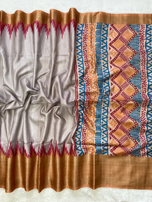 Nikita_Orange_–_Victorious_Aesthetic_Edit_for_You_|_Soft_Kota_Saree_with_Print,_Pallu_&_Contrast_Print_Blouse_with_Tassels
