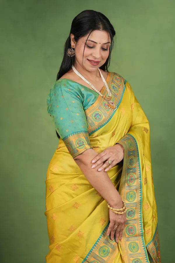 Adhira_Parrot_Green_–_Wedding_Special_|_Premium_Soft_Paithani_Silk_Saree_with_Weaving_Pattern,_Rich_Pallu_&_Border_&_Weaving_Blouse_with_Tassels