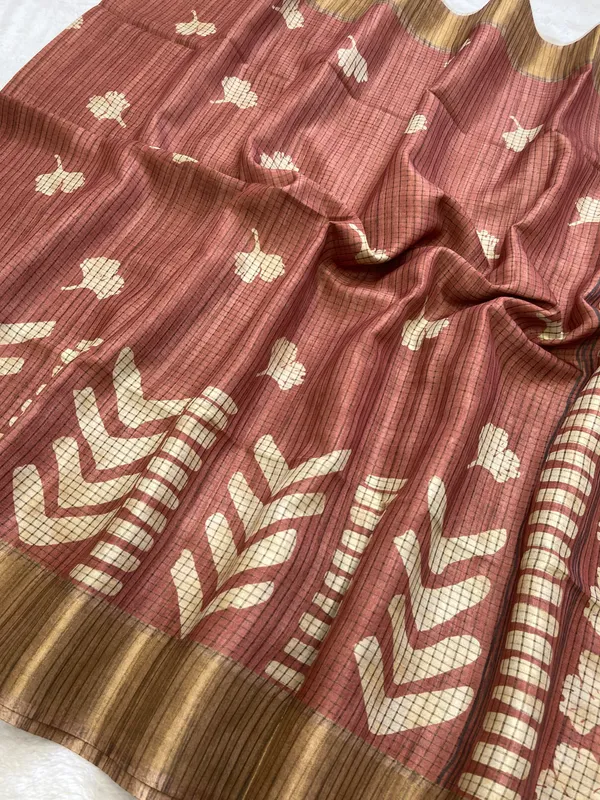Soft_Tussar_Silk_sarees_with_Beautiful_Digital_Print_With_Attractive_Checks_Design_Saree_And_Digital_Print_Blouse_With_Tassels
