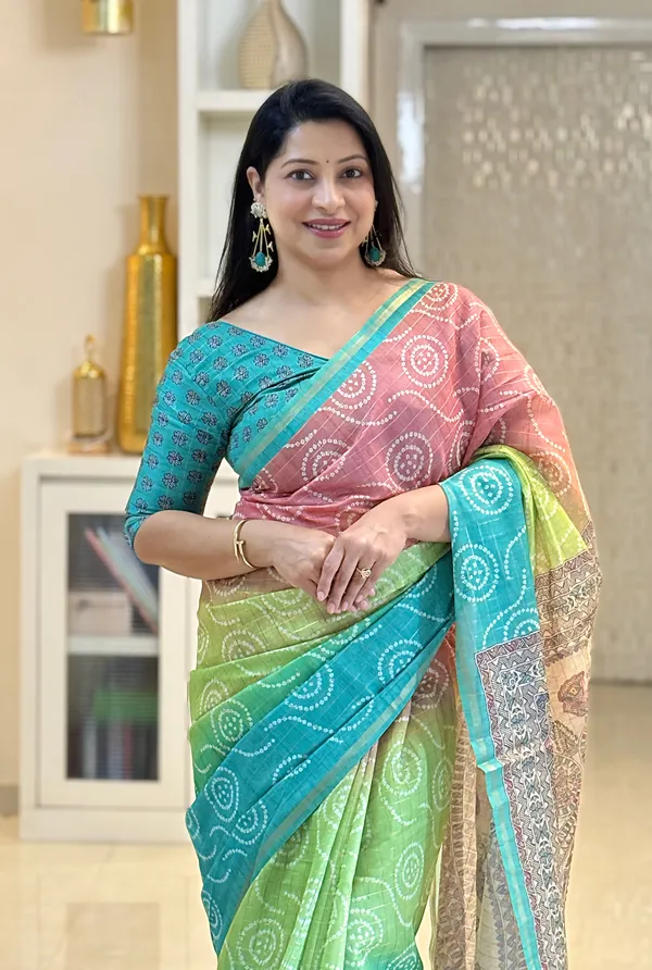 Soft_Semi_Tussar_Silk_sarees_with_Beautiful_Digital_Print_With_Attractive_Border_And_Contrast_Print_Blouse_With_Tassels