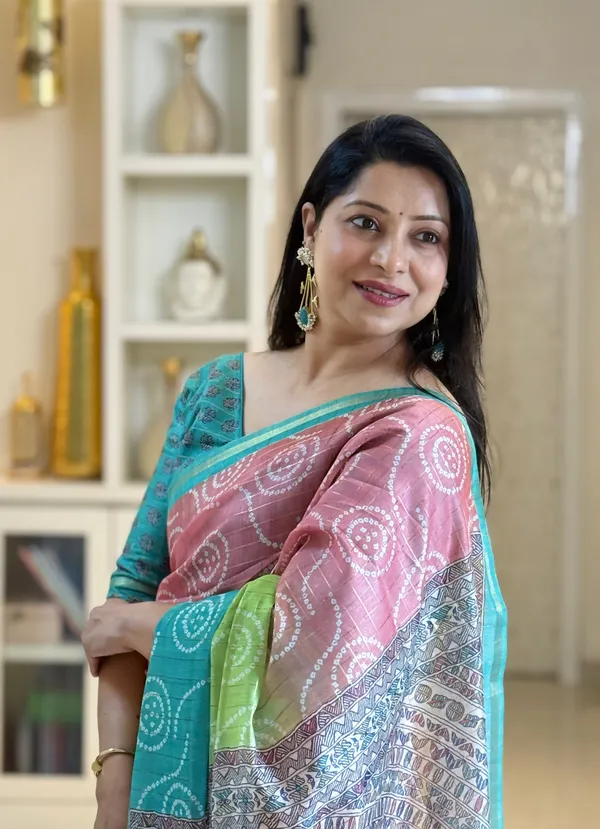 Soft_Semi_Tussar_Silk_sarees_with_Beautiful_Digital_Print_With_Attractive_Border_And_Contrast_Print_Blouse_With_Tassels