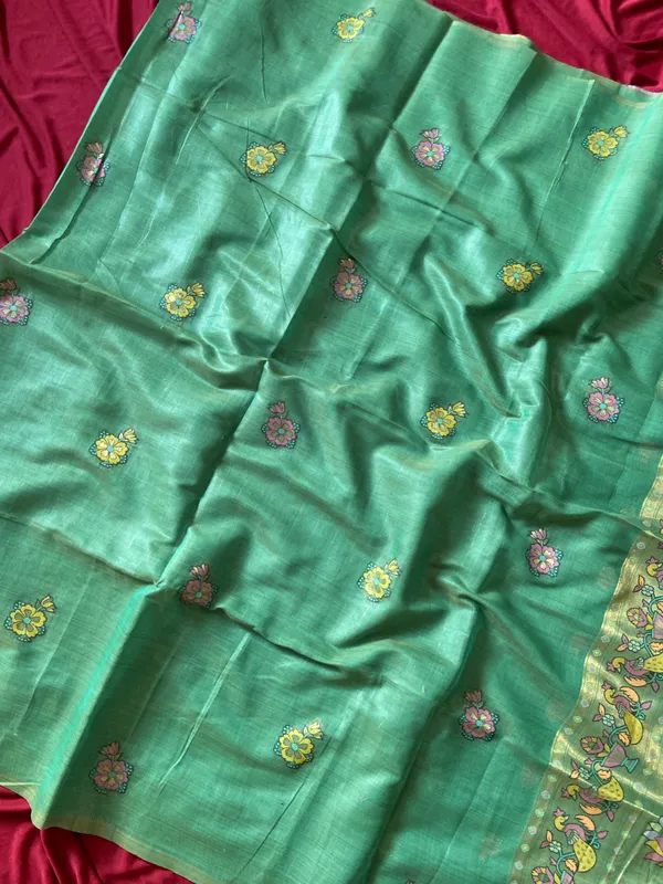 Swan_Green_–_Swan_Motif_Wedding_Special_|_Premium_Soft_Muga_Cotton_Paithani_Saree_with_Weaving_Design_Featuring_Jungle_Theme_&_Swan_Motifs_Pallu