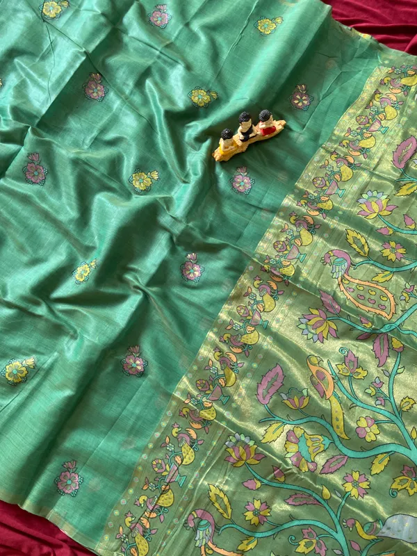Swan_Green_–_Swan_Motif_Wedding_Special_|_Premium_Soft_Muga_Cotton_Paithani_Saree_with_Weaving_Design_Featuring_Jungle_Theme_&_Swan_Motifs_Pallu