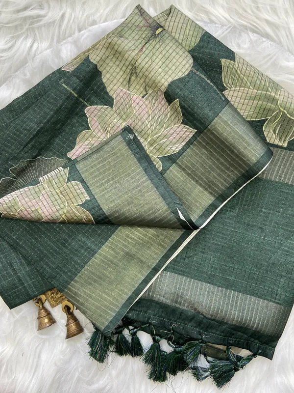 Suhasini_Green_–_Smiling_Aesthetic_Edit_for_You_|_Soft_Tussar_Silk_Saree_with_Digital_Print,_Checks_Design_Saree_&_Digital_Print_Blouse_with_Tassels