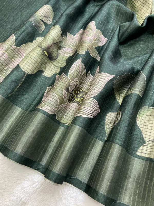 Suhasini_Green_–_Smiling_Aesthetic_Edit_for_You_|_Soft_Tussar_Silk_Saree_with_Digital_Print,_Checks_Design_Saree_&_Digital_Print_Blouse_with_Tassels