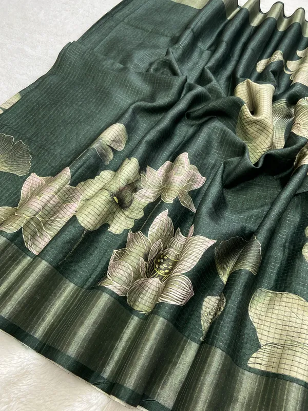 Suhasini_Green_–_Smiling_Aesthetic_Edit_for_You_|_Soft_Tussar_Silk_Saree_with_Digital_Print,_Checks_Design_Saree_&_Digital_Print_Blouse_with_Tassels