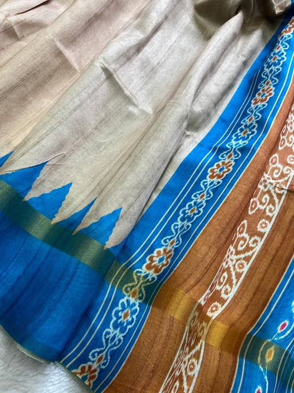 Soft_Tussar_Silk_sarees_with_Beautiful_Print_With_Attractive_Border_And_Contrast_Print_Blouse_With_Tassels
