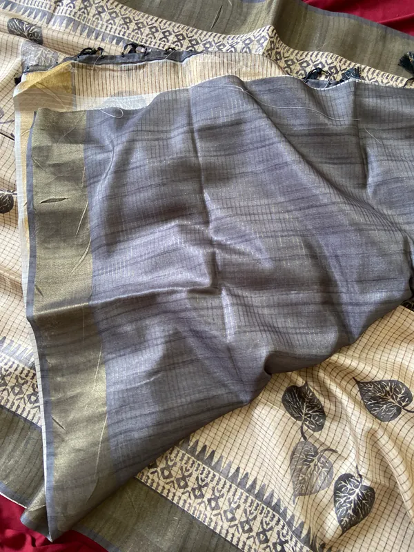 Soft_Tussar_Silk_sarees_with_Beautiful_Digital_Print_With_Attractive_Checks_Design_Saree_And_Digital_Print_Blouse_With_Tassels