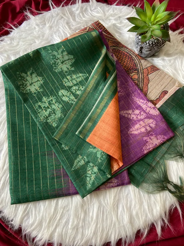 Soft_Semi_Tussar_Silk_sarees_with_Beautiful_Digital_Print_With_Attractive_Border_And_Contrast_Print_Blouse_With_Tassels
