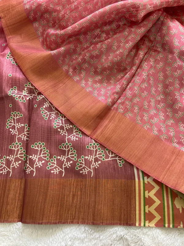 Lilavati_Peach_No.4_–_Charming_Aesthetic_Edit_for_You_|_Soft_Tussar_Silk_Saree_with_Print,_Border_&_Contrast_Print_Blouse_with_Tassels