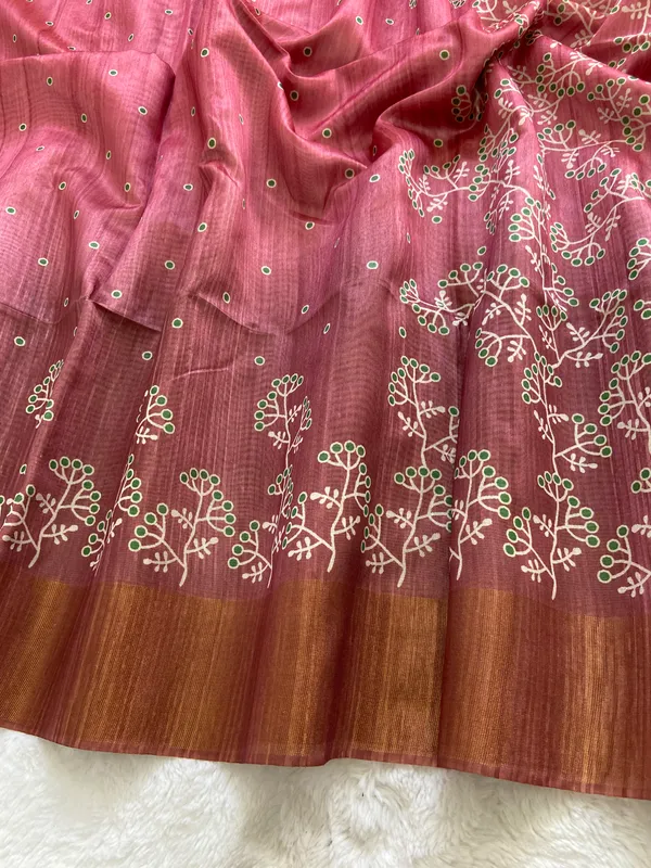 Lilavati_Peach_No.4_–_Charming_Aesthetic_Edit_for_You_|_Soft_Tussar_Silk_Saree_with_Print,_Border_&_Contrast_Print_Blouse_with_Tassels