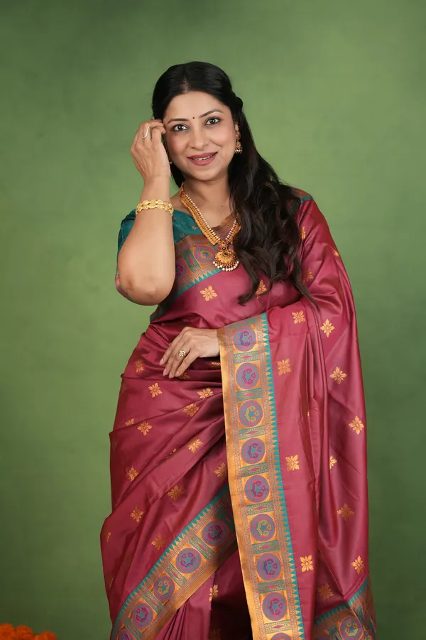 Premium_Soft_Paithani_Silk_sarees_With_Beautiful_Weaving_Pattern_With_Attractive_Rich_Pallu_And_Border_And_Weaving_Blouse_With_Tassels