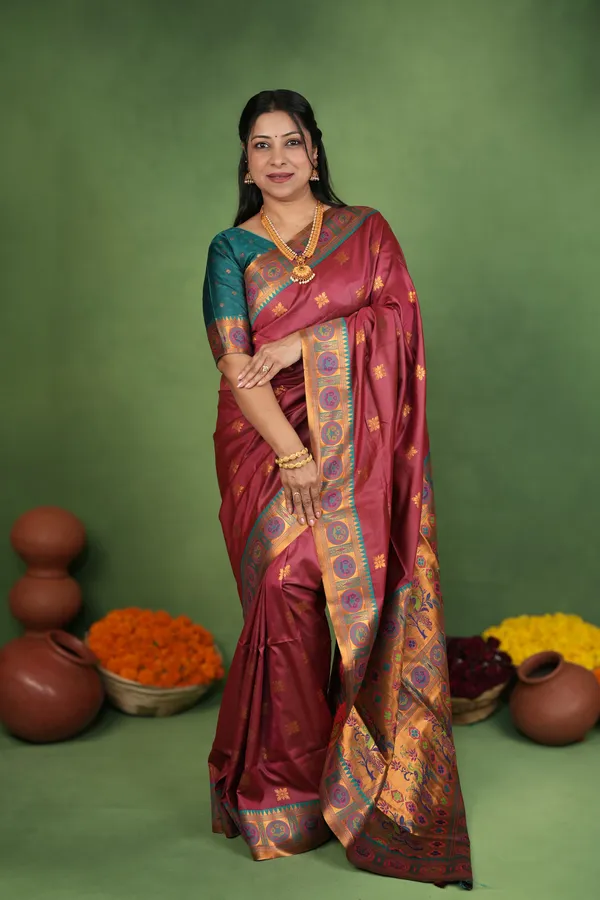 Premium_Soft_Paithani_Silk_sarees_With_Beautiful_Weaving_Pattern_With_Attractive_Rich_Pallu_And_Border_And_Weaving_Blouse_With_Tassels