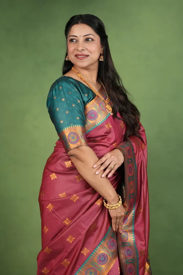 Premium_Soft_Paithani_Silk_sarees_With_Beautiful_Weaving_Pattern_With_Attractive_Rich_Pallu_And_Border_And_Weaving_Blouse_With_Tassels