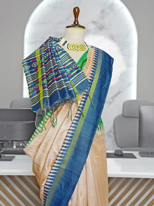 Soft_Tussar_Silk_sarees_with_Beautiful_Digital_Print_With_Attractive_Border_And_Contrast_Print_Blouse_With_Tassels