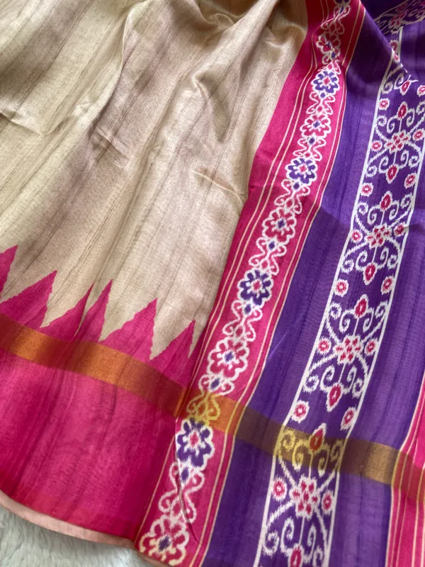 Soft_Tussar_Silk_sarees_with_Beautiful_Print_With_Attractive_Border_And_Contrast_Print_Blouse_With_Tassels