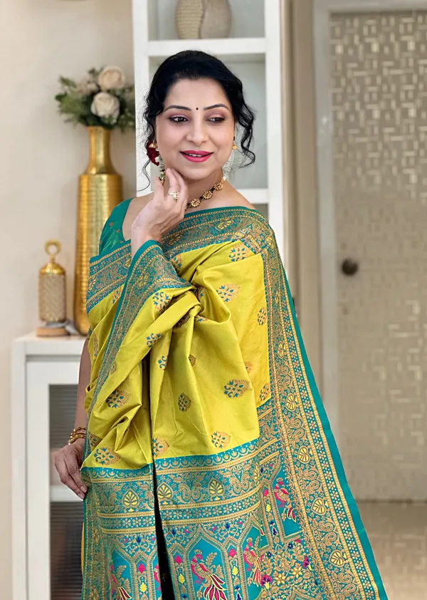 Artha_Parrot_Green_–_Prosperous_Wedding_Special_|_Premium_Soft_Paithani_Silk_Saree_with_Weaving_Pattern,_Rich_Pallu_&_Border_&_Weaving_Blouse